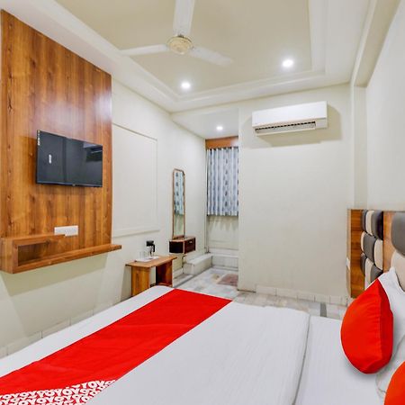 Hotel O Asopalav Naroda Екстер'єр фото