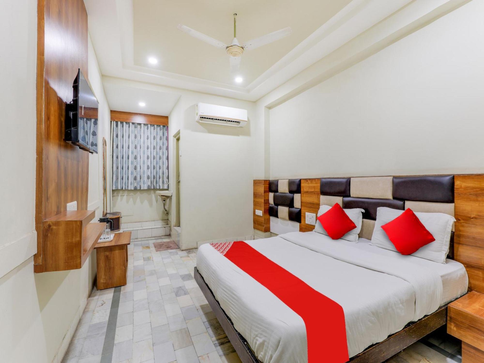Hotel O Asopalav Naroda Екстер'єр фото