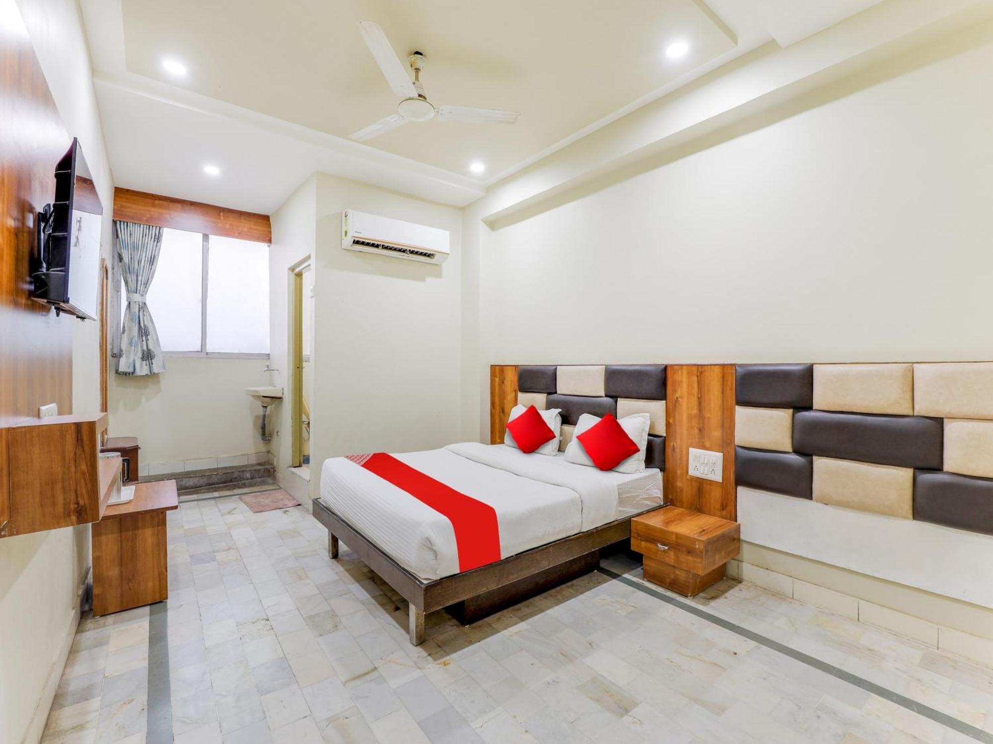 Hotel O Asopalav Naroda Екстер'єр фото