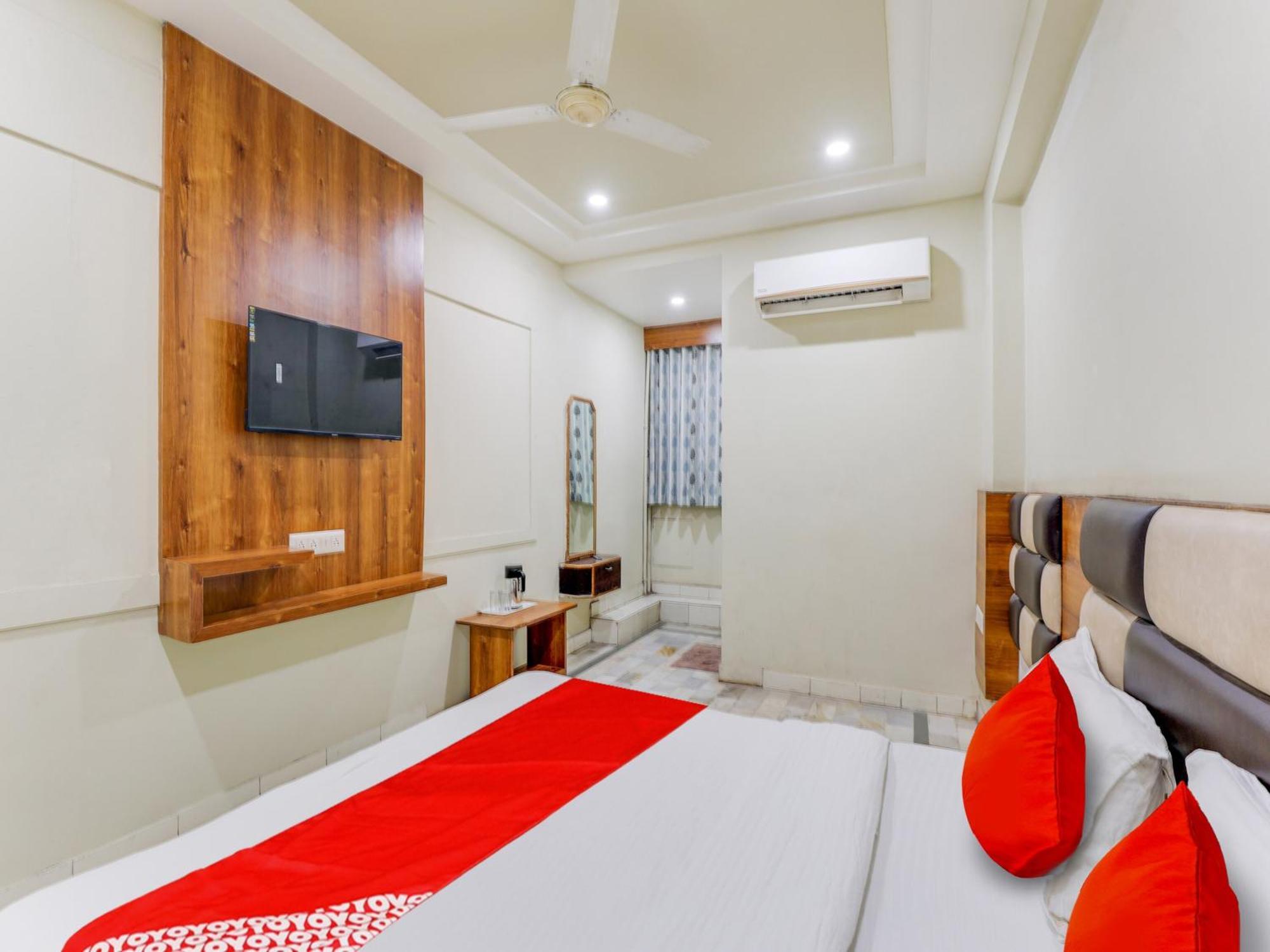 Hotel O Asopalav Naroda Екстер'єр фото